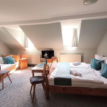 Hotel Ross Zwoenitz Экстерьер фото